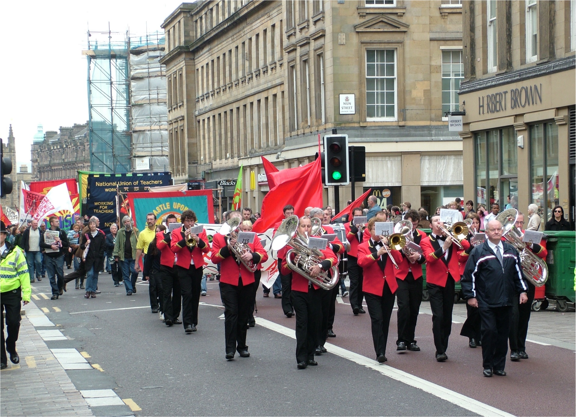 {short description of image}